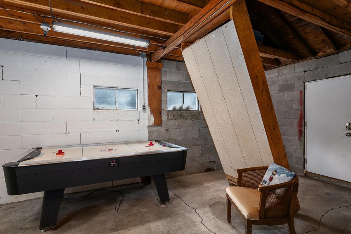 Lakeside Getaway With Dock, Firepit, Grill Newaygo Bagian luar foto